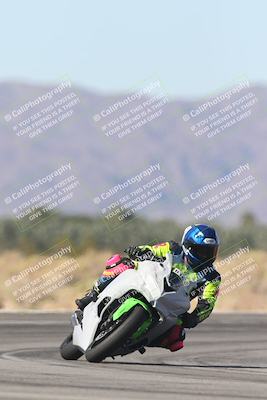 media/Oct-30-2025-Racers Edge (Thu) [[dabbdaf680]]/3-B Group/Session 4 Turn 16/